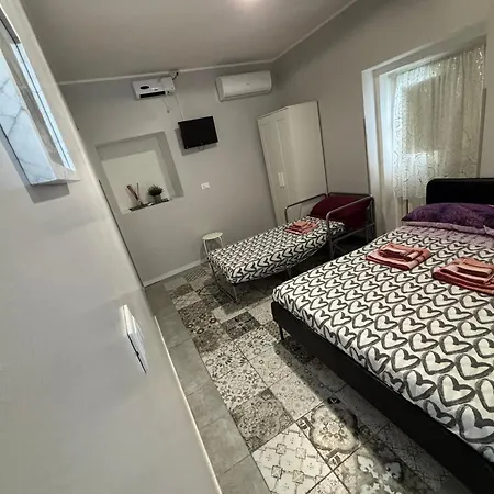 Dante Alighieri شقة *